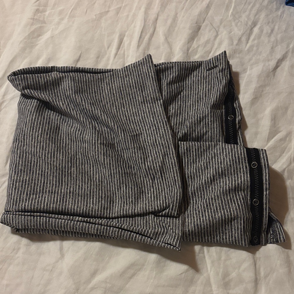 lululemon athletica Gray and White Pinstripe Wrap Scarf